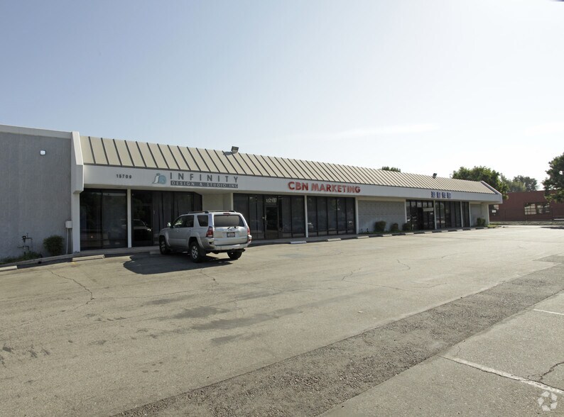 More Photos Of 15709-15715 E Valley Blvd, City of Industry Warehouse For Lease