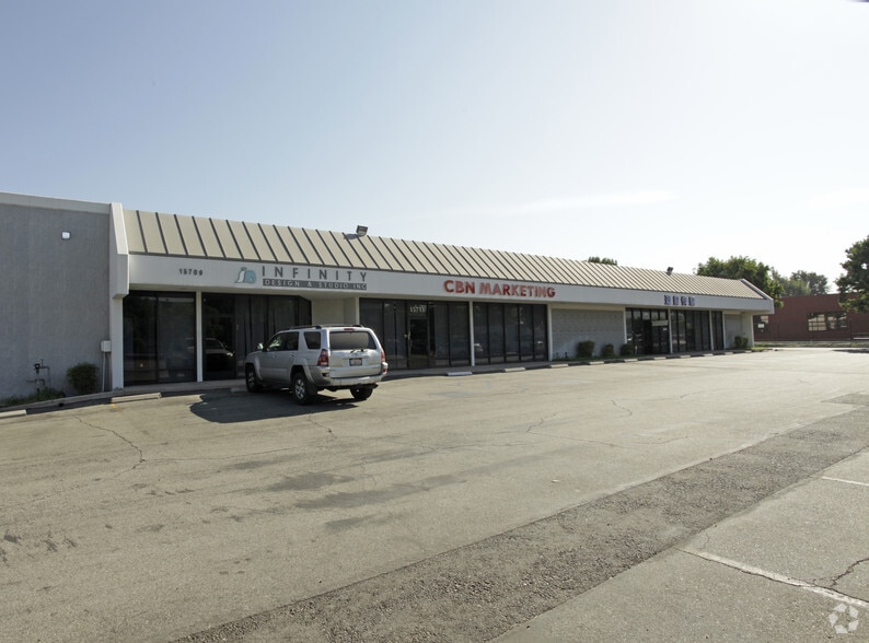 More Photos Of 15737-15743 E Valley Blvd, City of Industry Warehouse For Lease