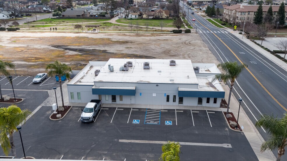 More Photos Of 415-419 E Cross Ave, Tulare Office For Lease
