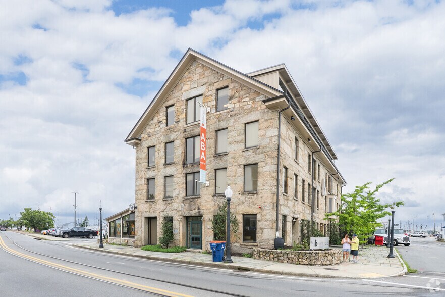 More Photos Of 61 Merrills Wharf, New Bedford Office For Lease