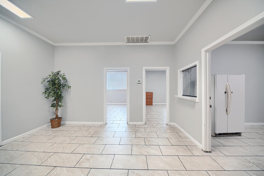 More Photos Of 33 E Magnolia St, Stockton Office For Lease