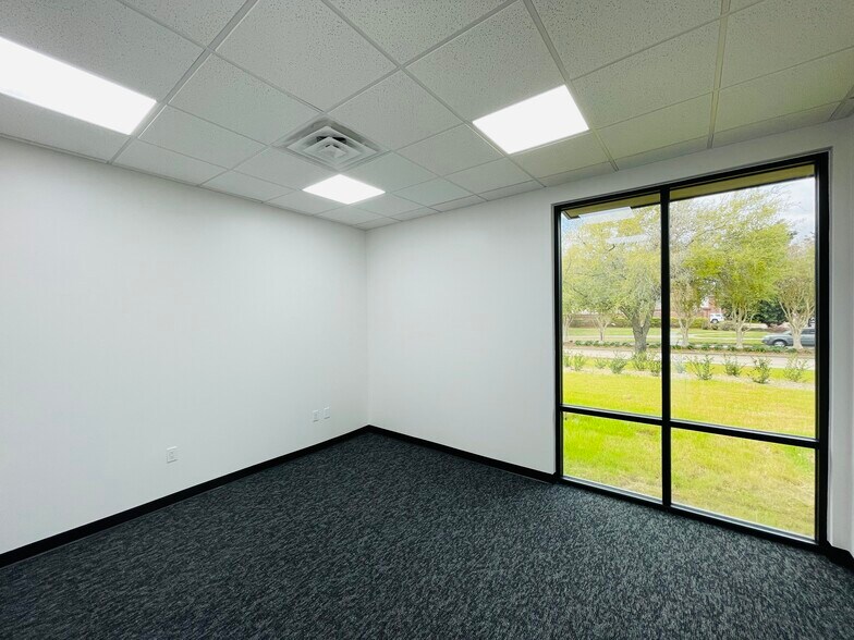 More Photos Of 7102 Tarrington Ave, #304, Sugar Land, TX 77479, Sugar Land Medical For Lease