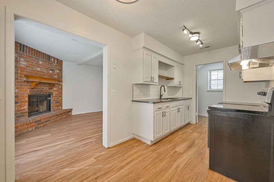 More Photos Of 8300 NW 10th St, Oklahoma City Apartments For Sale