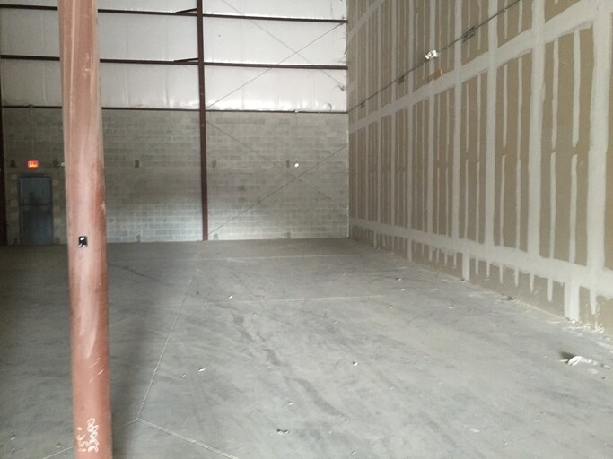 More Photos Of 6541 N Orange Blossom Trl, Orlando Warehouse For Lease