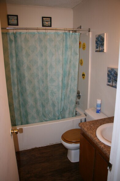 More Photos Of 601 Juniper Dr, Saluda Apartments For Sale