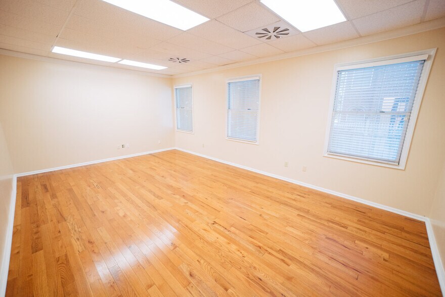 More Photos Of 1341 Branton Blvd, Knoxville Office For Lease