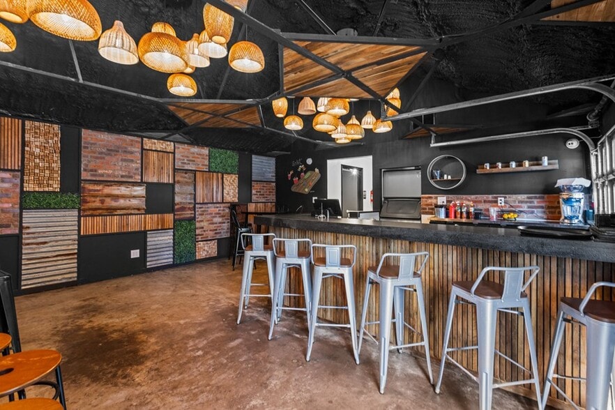 More Photos Of 615 N Sam Houston Ave, Odessa Restaurant For Sale