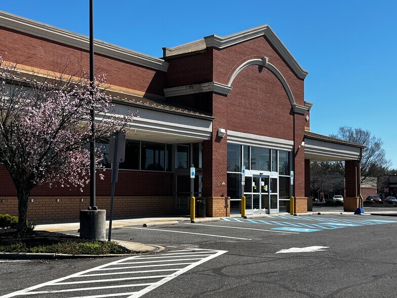 More Photos Of 335 Village Center Dr, Logan Township Storefront Retail Office For Lease
