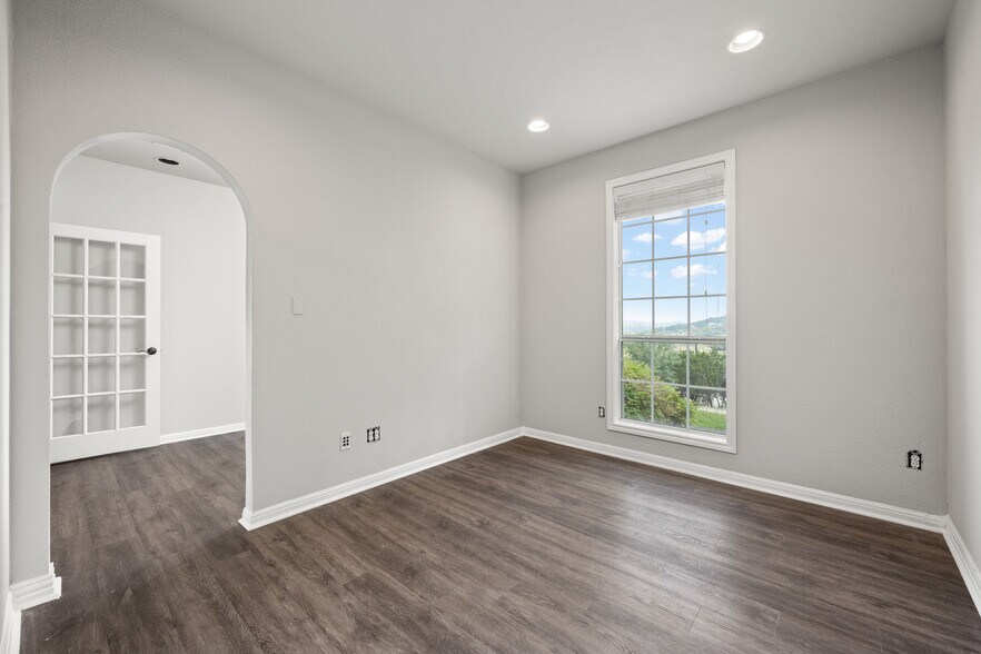 More Photos Of 19019 TX-71, Spicewood Office Residential For Sale