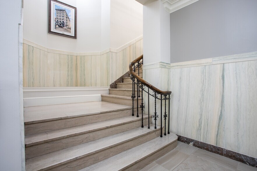 More Photos Of 125 S Elm St, Greensboro Office For Lease