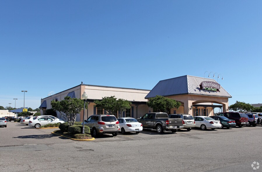 More Photos Of 3250 Airport Blvd, Mobile Unknown For Lease