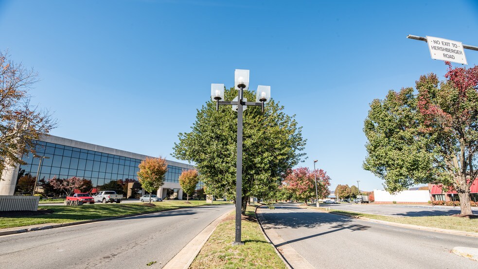 More Photos Of 4910 Valley View Blvd, Roanoke Medical For Sale