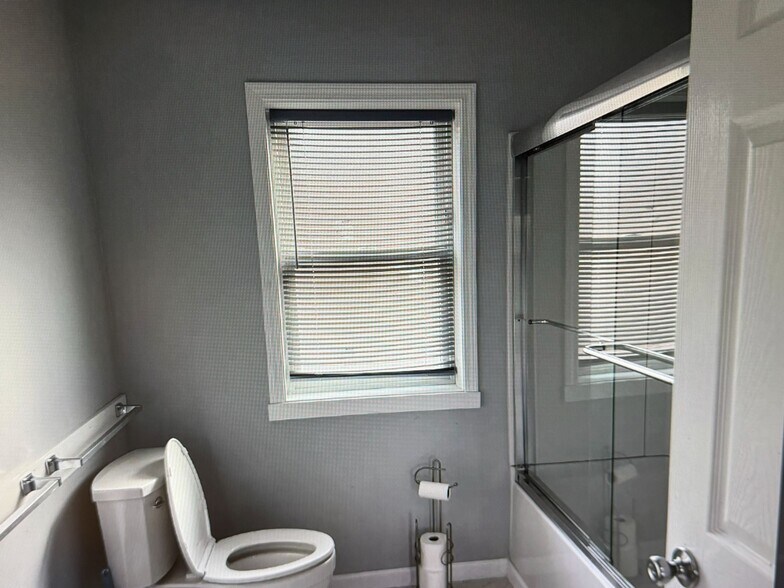 More Photos Of 773 E Main St, Rochester General Retail For Sale