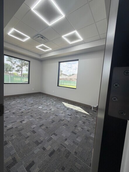 More Photos Of 1849 Forest Park Ln, Pearland Medical For Sale