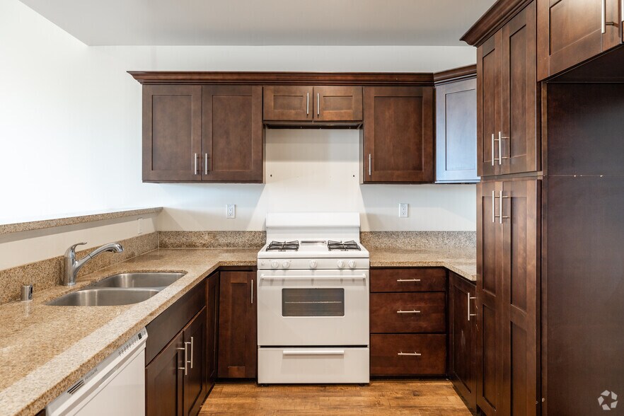 More Photos Of 14105 Chadron Ave, Hawthorne Apartments For Lease