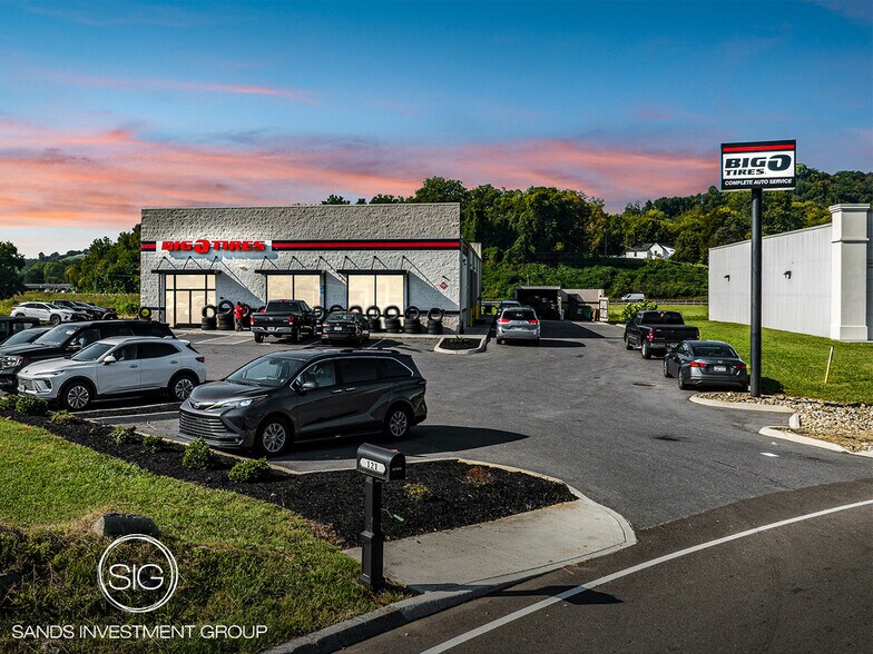 Primary Photo Of 121 N River Blvd, Sevierville Auto Repair For Sale