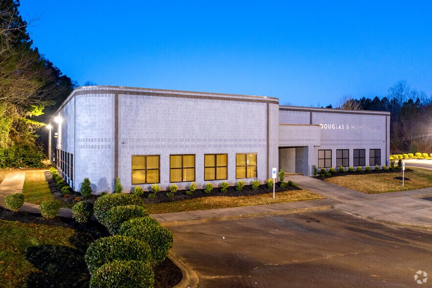 More Photos Of 3400 Latrobe Dr, Charlotte Flex For Lease