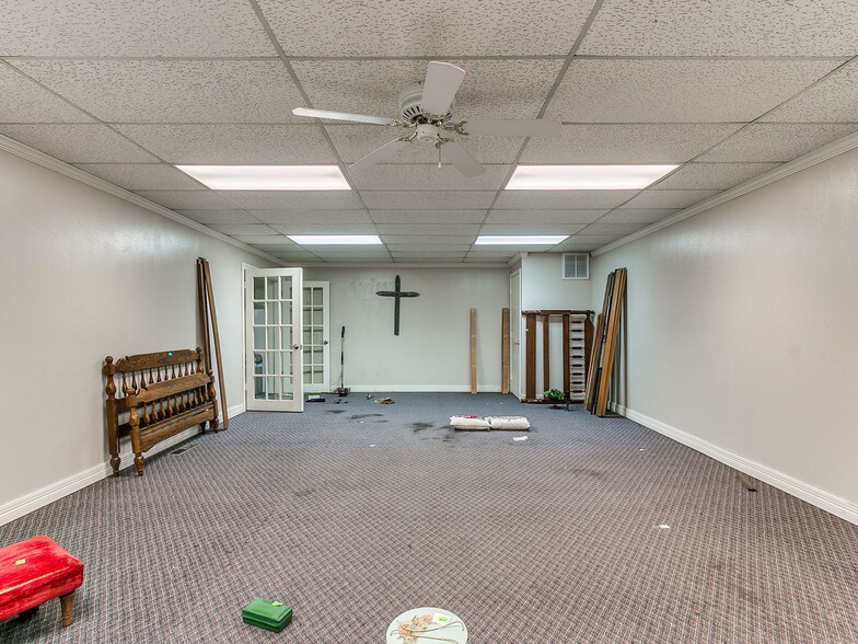 More Photos Of 809 SW 4th St, Moore Religious Facility For Sale