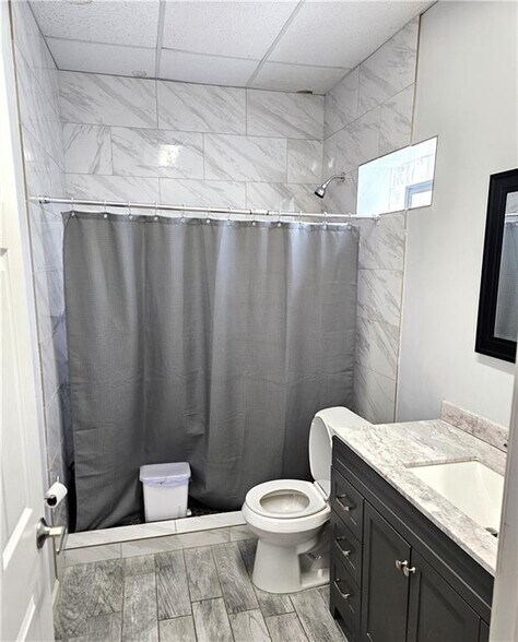 More Photos Of 1230 Woodswether Rd, Kansas City Freestanding For Sale