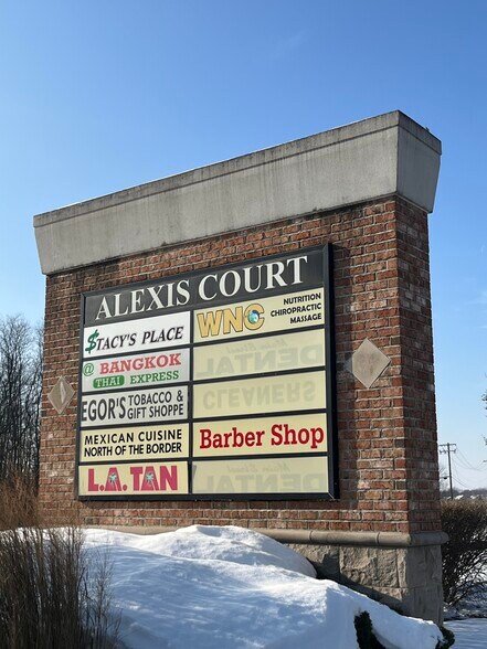 More Photos Of 322-340 W Main St, Carpentersville Unknown For Lease
