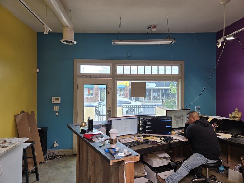 More Photos Of 1473-1477 N Van Ness Ave, Fresno Storefront Retail Residential For Sale