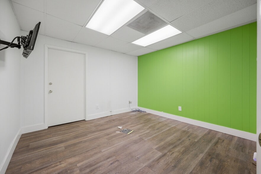 More Photos Of 2406-2410 Harper St, Jacksonville Warehouse For Lease