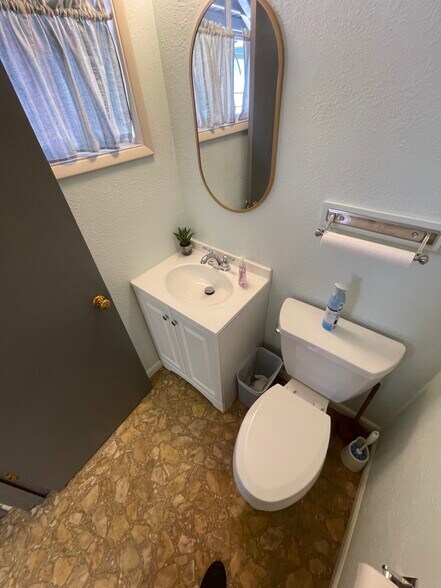 More Photos Of 639 5th St, Woodland Warehouse For Sale