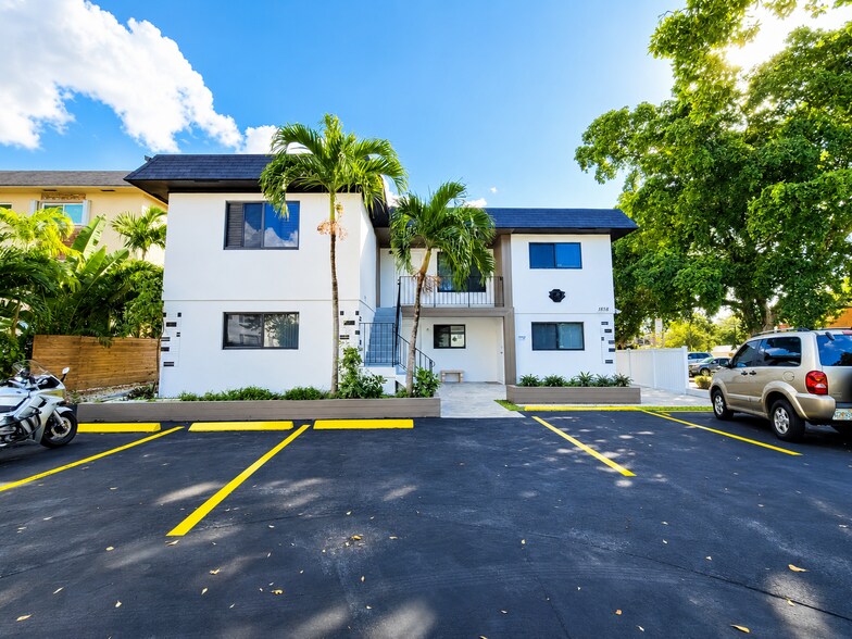 Primary Photo Of 1858 Dewey St, Hollywood Apartments For Sale