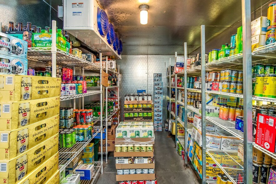 More Photos Of 81 Gillaspey Ave, Crested Butte General Retail For Sale