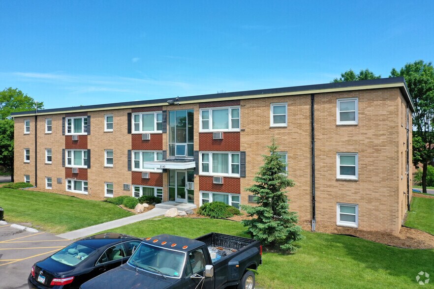 More Photos Of 2376 Ariel St N, Saint Paul Apartments For Sale