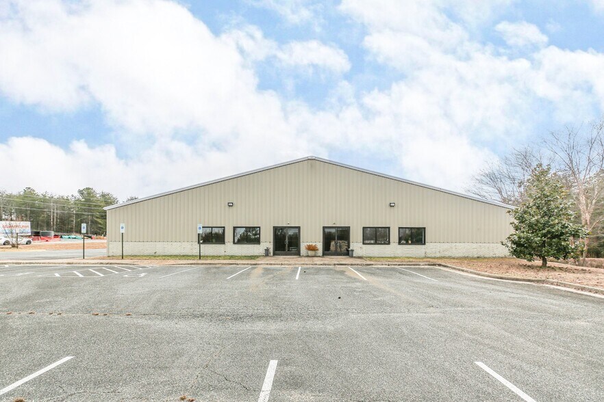 More Photos Of 9304 Onyx Ct, Fredericksburg Warehouse For Lease