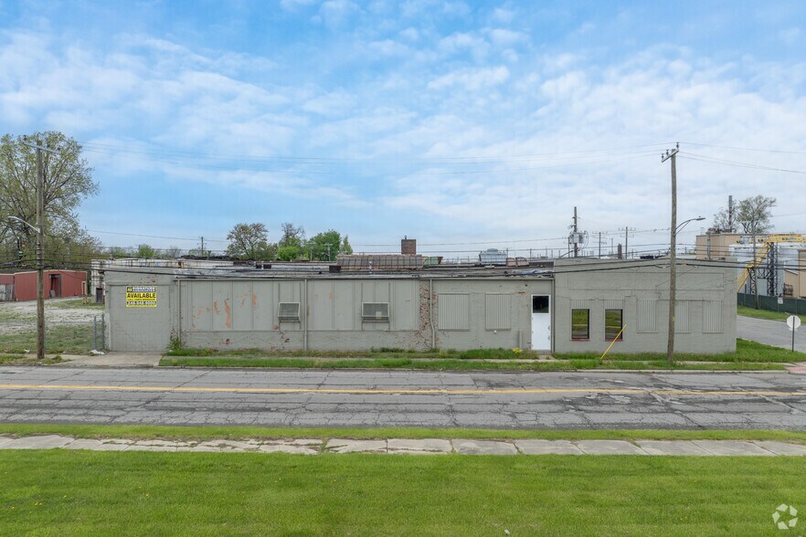 More Photos Of 401 Saint Jean St, Detroit Warehouse For Sale