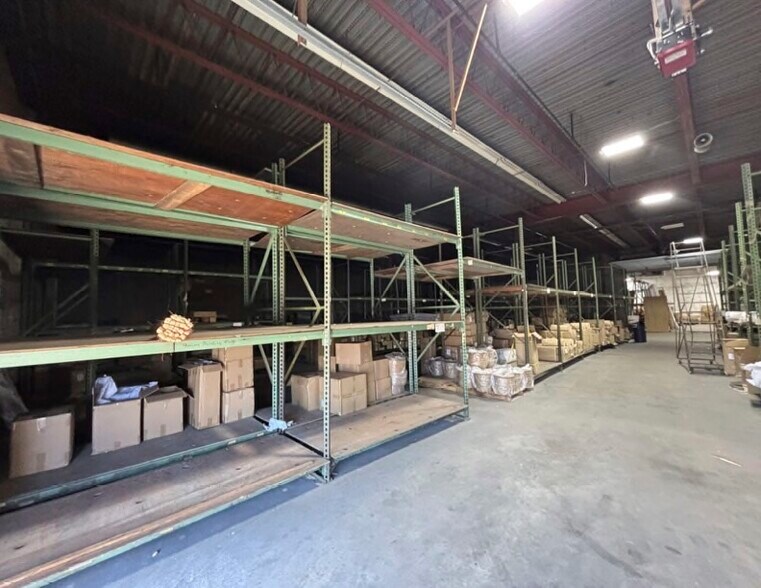 More Photos Of 1064 Babylon Farmingdale Rd, Lindenhurst Warehouse For Lease