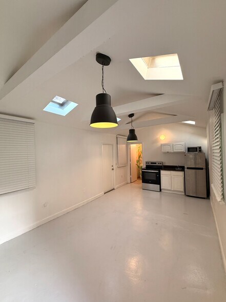 More Photos Of 116-118 NW 24th St, Miami Apartments For Sale
