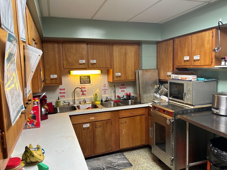 More Photos Of 125 Wilson Park Dr, Dayton Religious Facility For Sale