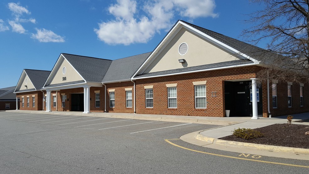 More Photos Of 10712 Ballantraye Dr, Fredericksburg Office For Lease