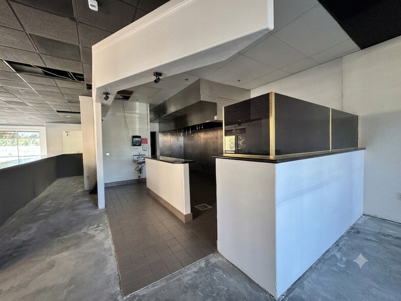 More Photos Of 4045 W Figarden Dr, Fresno Unknown For Lease