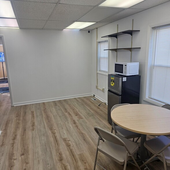 More Photos Of 8609 Old Harford Rd, Baltimore Office For Lease