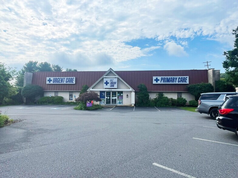 Primary Photo Of 51 S Pine St, Elverson Office For Sale