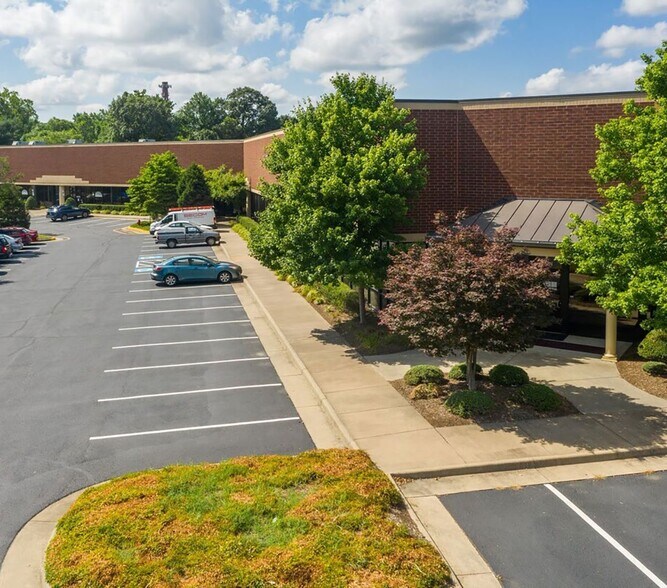 More Photos Of 11905 Bowman Dr, Fredericksburg Showroom For Sale