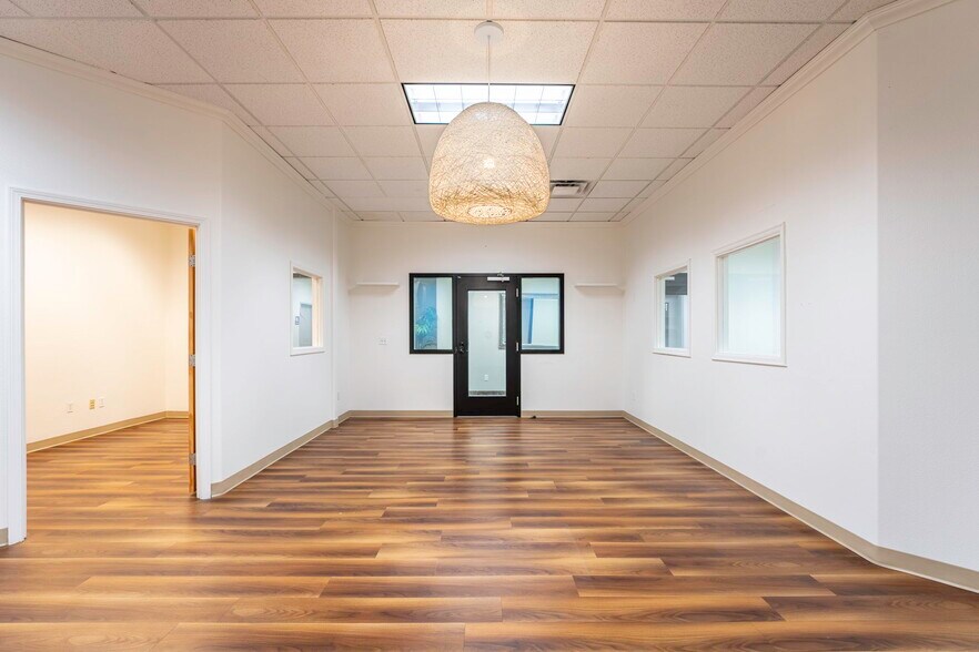 More Photos Of 1321-1325 Aaron Dr, Richland Storefront Retail Office For Lease