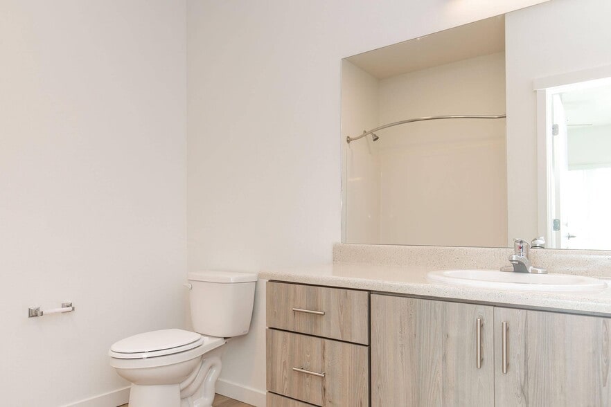 More Photos Of 15300 33rd Ave S, Seatac Apartments For Lease