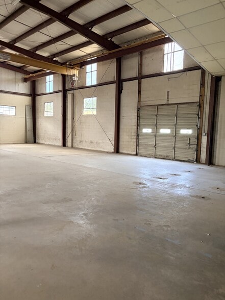 More Photos Of 2100 E Front St, Tyler Light Manufacturing For Lease