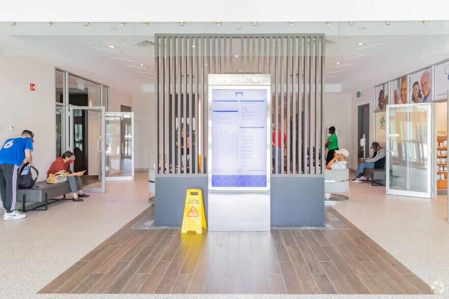 More Photos Of 520 Ellesmere Rd, Toronto Medical For Lease