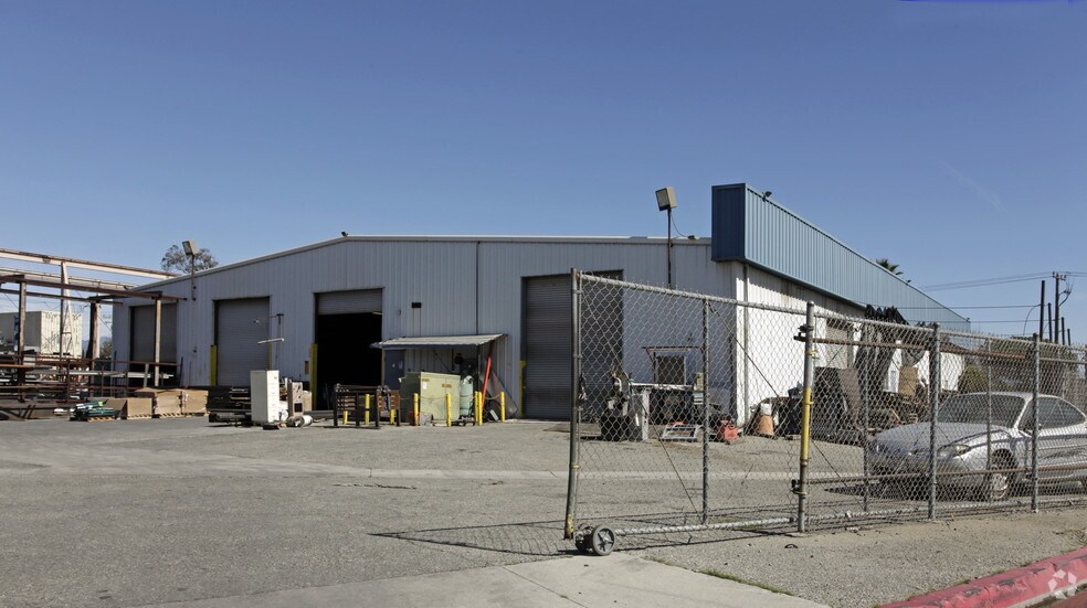 More Photos Of 11061 Rose Ave, Fontana Warehouse For Lease