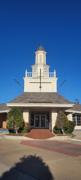 More Photos Of 302 N Main St, Duncanville Restaurant For Sale