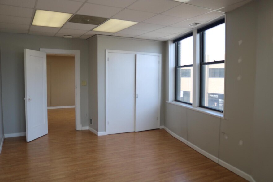 More Photos Of 2002 Morris Ave, Union Township Storefront Retail Office For Lease