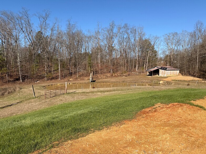 More Photos Of 347 Rymer Rd, Chatsworth Warehouse For Lease