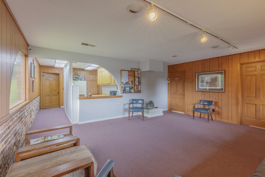 More Photos Of 4135 Hixson Pike, Chattanooga Office For Sale