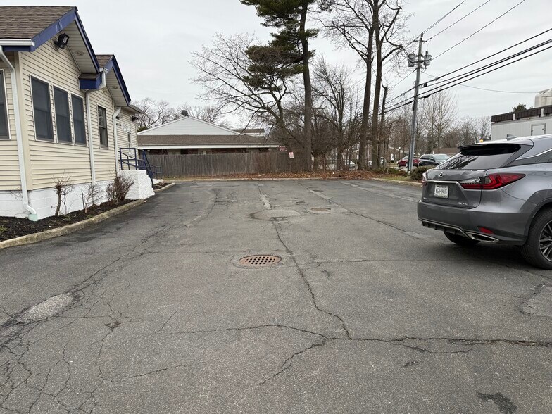 More Photos Of 620 Suffolk Ave, Brentwood Medical For Lease